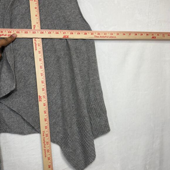 Barney’s XS Cashmere Heather Gray Sleeveless Sweater Cardigan Waterfall‎ Neutral - Picture 6 of 9